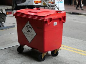 Multas por Descarte Irregular de Resíduos de Saúde: Guia 2024